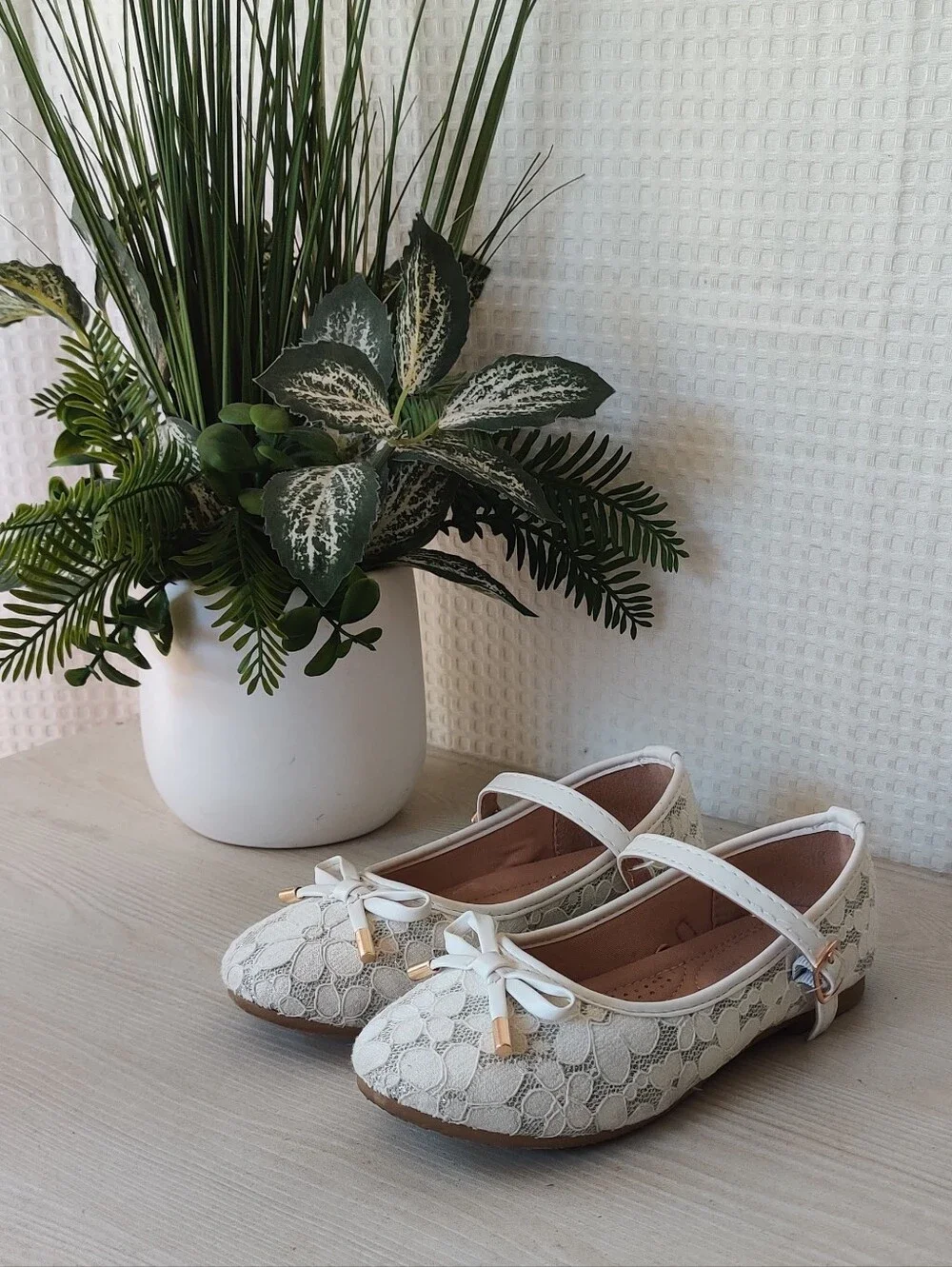Lucky Top Girls Off White Floral Lace Mary Jane Flats w/Bow Size 1